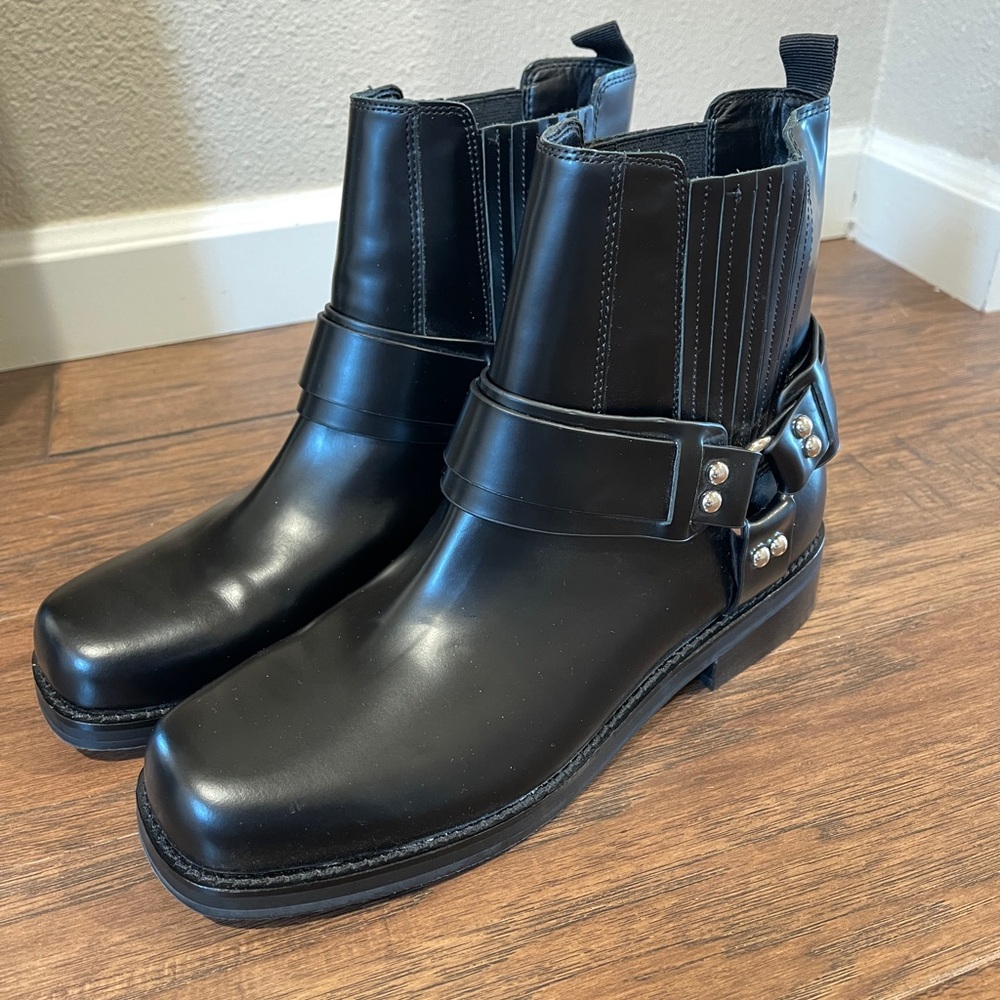 women‘s mizzie chelsea boot Brand new